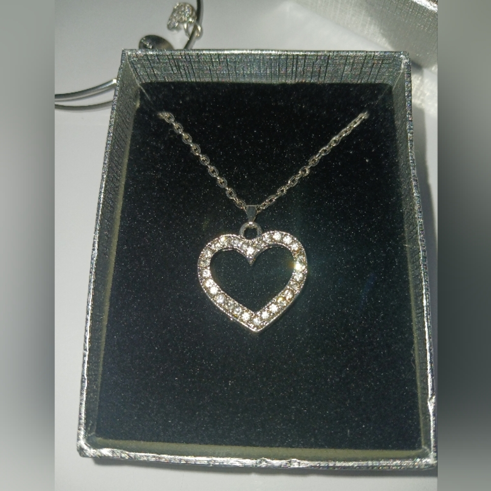 HEARTS- Rhinestone Heart Valentine Bundle. - Picture 3 of 10